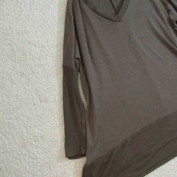 Pink Rose Women's Gray Sweater Size Medium - Picture 4 of 6